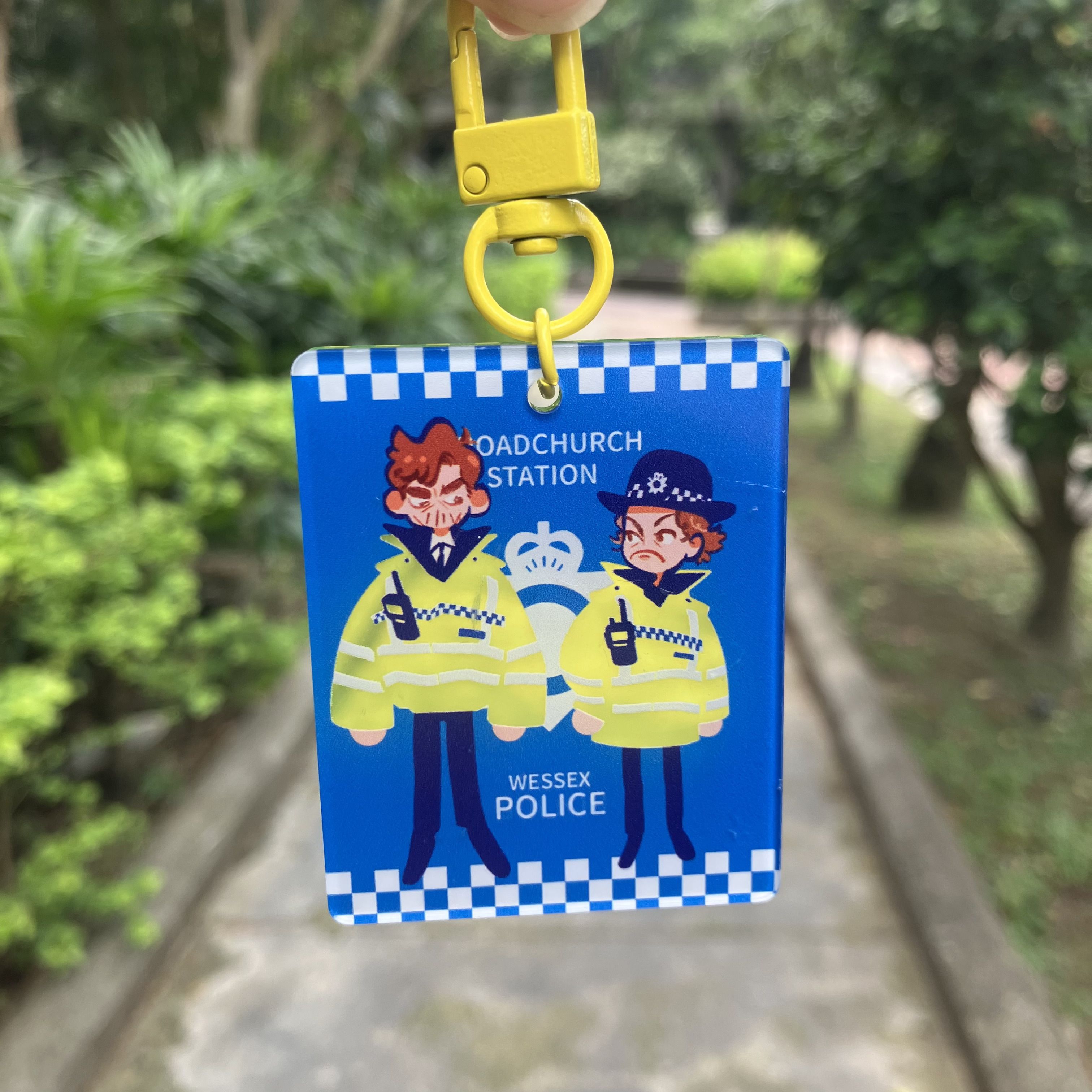 小鎮警察壓克力吊飾
