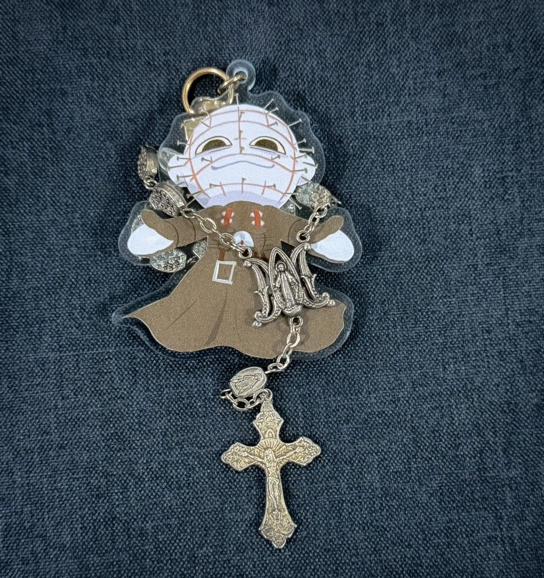 【Hellraiser】Pinhead壓克力吊飾＿微笑款
