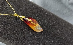 | 洇之微光 | 系列：{浪無謠}印象水晶項鍊