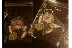出水公平螢光壓克力吊飾